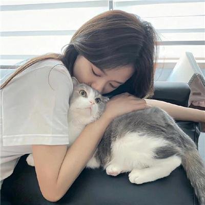 三个月亮
